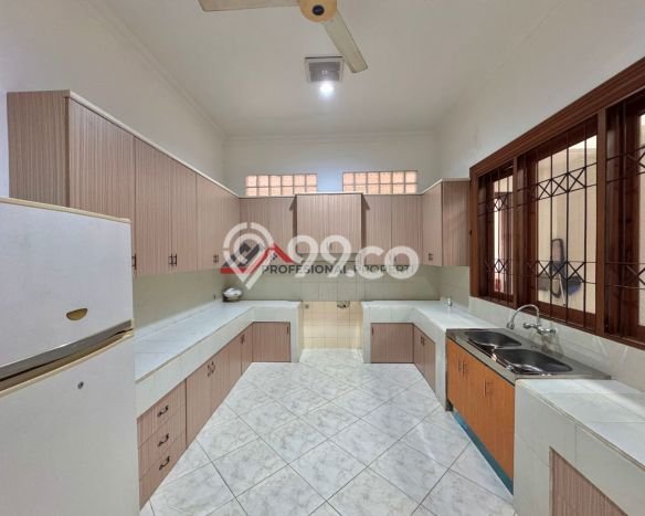 Disewakan! Rumah 3 Kamar Tidur &
2 Kamar Mandi di Ampera, Jakarta Selatan Disewakan! Rumah 3 Kamar Tidur &
2 Kamar Mandi di Ampera, Jakarta Selatan