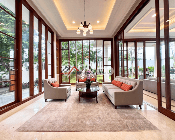 For Sale! Premium House LT 1066m2 Desain Elegan di Kemang For Sale! Premium House LT 1066m2 Desain Elegan di Kemang