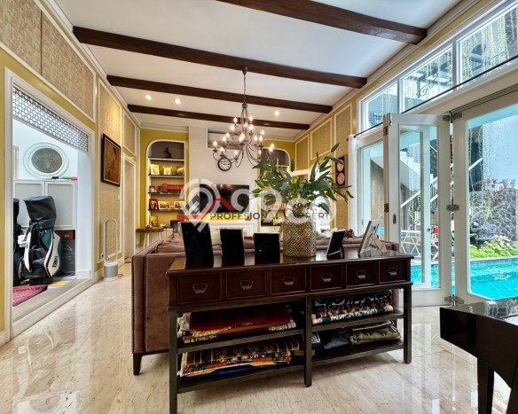 Rumah Elit Modern Tanpa Renovasi di Kemang Jakarta Selatan Rumah Elit Modern Tanpa Renovasi di Kemang Jakarta Selatan