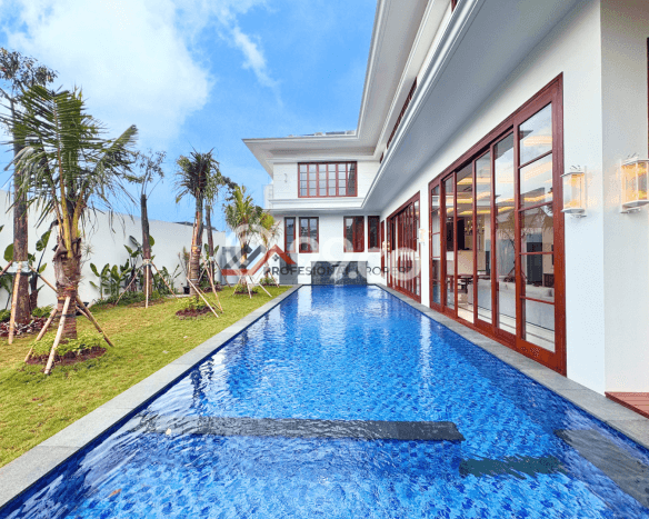 For Sale! Premium House LT 1066m2 Desain Elegan di Kemang For Sale! Premium House LT 1066m2 Desain Elegan di Kemang