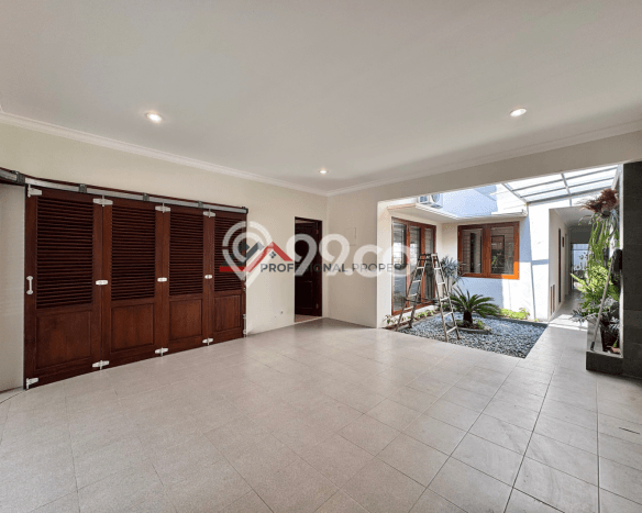 Jual Rumah Luas Elegan Dengan View Eksklusif di Pejaten, Jakarta Selatan Jual Rumah Luas Elegan Dengan View Eksklusif di Pejaten, Jakarta Selatan