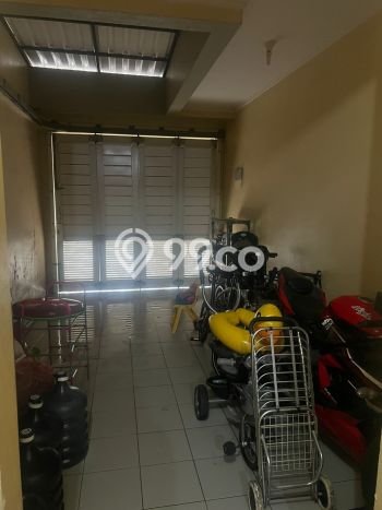 Disewakan! Rumah 4 Kamar Tidur &
3 Kamar Mandi di Alam Sutera, Tangerang Disewakan! Rumah 4 Kamar Tidur &
3 Kamar Mandi di Alam Sutera, Tangerang