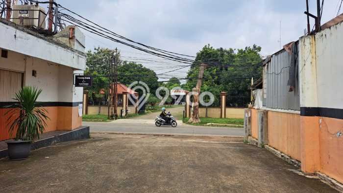 Unit Gudang Dijual di Bekasi LT 4335m2 & LB 2627m2 Unit Gudang Dijual di Bekasi LT 4335m2 & LB 2627m2