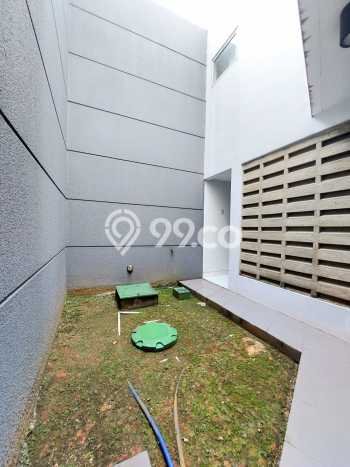 Jual Rumah Luas Elegan Dengan View Cantik di Bintaro, Tangerang Selatan Jual Rumah Luas Elegan Dengan View Cantik di Bintaro, Tangerang Selatan