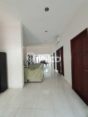 Disewakan! Rumah 5 Kamar Tidur &
5 Kamar Mandi di Bintaro, Tangerang Selatan Disewakan! Rumah 5 Kamar Tidur &
5 Kamar Mandi di Bintaro, Tangerang Selatan