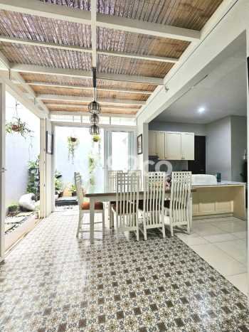 Rumah Luxury Modern Tanpa Renovasi di Bintaro Tangerang Selatan Rumah Luxury Modern Tanpa Renovasi di Bintaro Tangerang Selatan