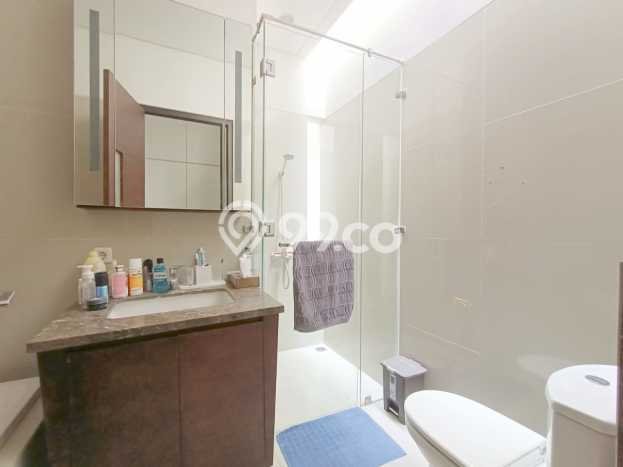 Hunian Elit LB 175m2 Siap Huni Desain Elegan di Bintaro, Tangerang Selatan Hunian Elit LB 175m2 Siap Huni Desain Elegan di Bintaro, Tangerang Selatan