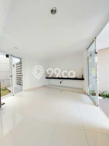 Jual Rumah Luas Elegan Dengan View Cantik di Bintaro, Tangerang Selatan Jual Rumah Luas Elegan Dengan View Cantik di Bintaro, Tangerang Selatan
