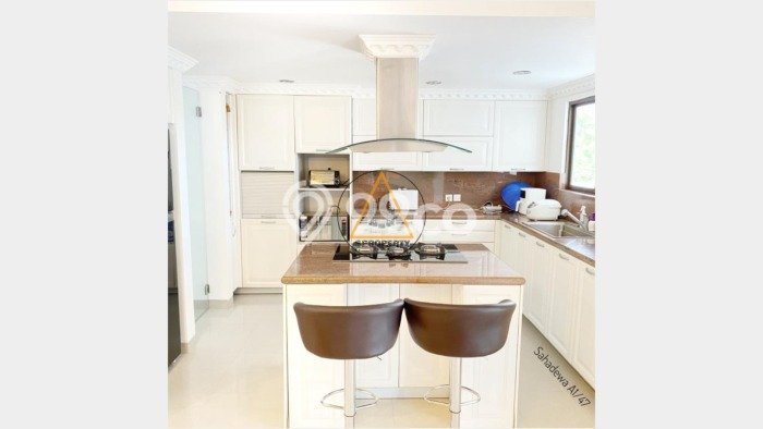 Vila di , Luas 635m2m², Dekat ke beragam keperluan Vila di , Luas 635m2m², Dekat ke beragam keperluan
