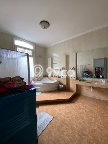 Rumah Luas Asri 3 KT Siap Pakai di Dharma Husada Surabaya Rumah Luas Asri 3 KT Siap Pakai di Dharma Husada Surabaya