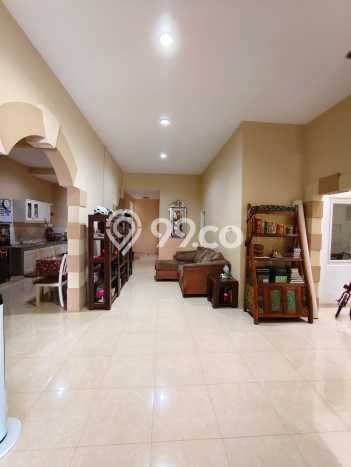 Dijual Rumah Mewah Megah Dengan View Eksklusif di Galaxy, Surabaya Dijual Rumah Mewah Megah Dengan View Eksklusif di Galaxy, Surabaya