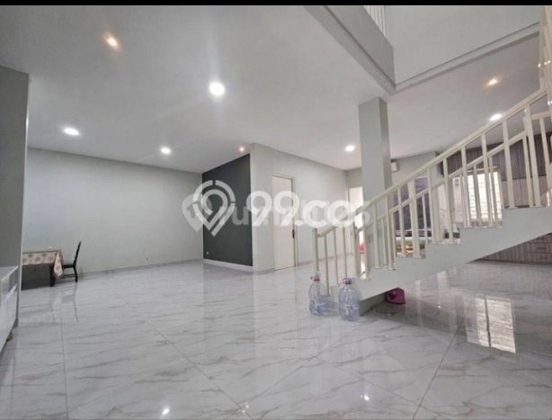 Rumah Eksklusif Siap Huni LT 200m2 di Rungkut, Surabaya Rumah Eksklusif Siap Huni LT 200m2 di Rungkut, Surabaya