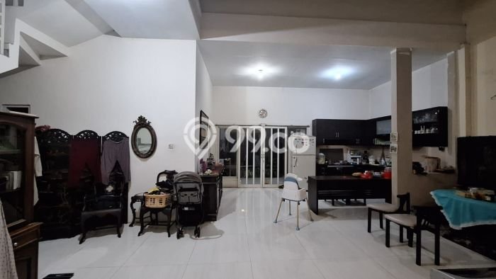 Rumah Minimalis 4 Kamar LT 200m2 di Manyar Rumah Minimalis 4 Kamar LT 200m2 di Manyar