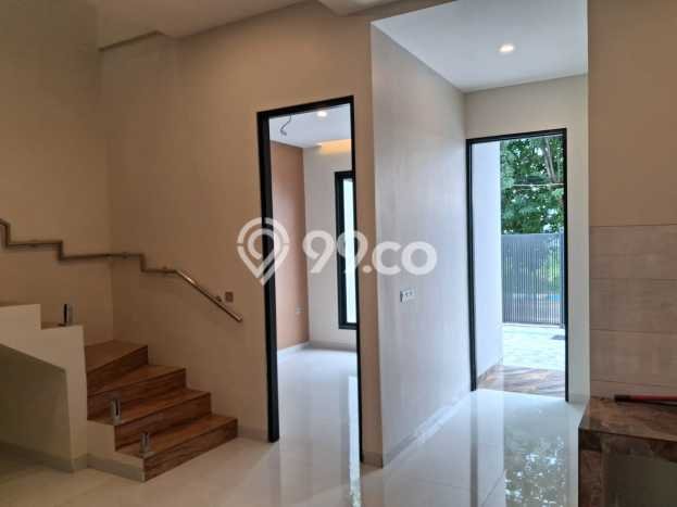 Rumah Luas Asri 4 KT Siap Huni di Manyar Surabaya Rumah Luas Asri 4 KT Siap Huni di Manyar Surabaya
