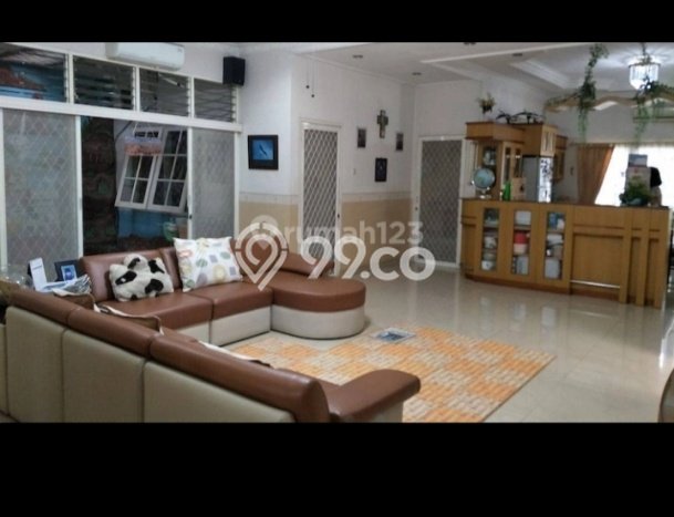 Dijual Rumah Premium dengan Fasilitas Sekitar Lengkap di Rungkut, Surabaya Dijual Rumah Premium dengan Fasilitas Sekitar Lengkap di Rungkut, Surabaya