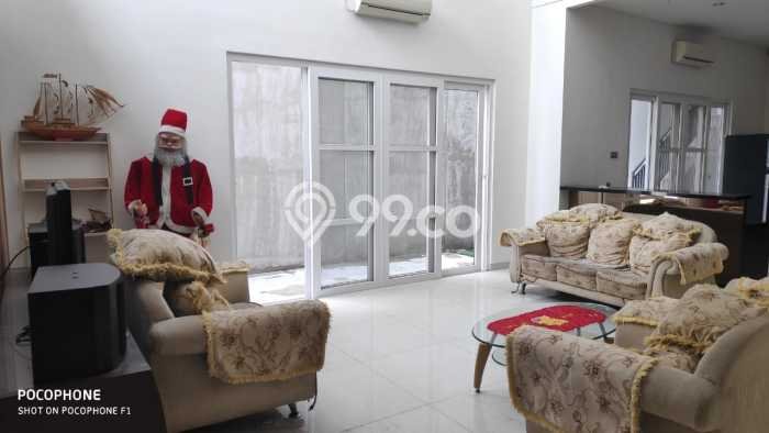 Rumah Elit Modern Siap Huni di Pakuwon City Surabaya Rumah Elit Modern Siap Huni di Pakuwon City Surabaya