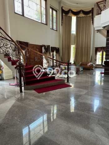 Rumah Elit LB 372m2 Siap Huni Desain Elegan di Galaxy Bumi Permai, Surabaya Rumah Elit LB 372m2 Siap Huni Desain Elegan di Galaxy Bumi Permai, Surabaya