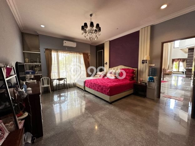 Ready to Use! Luxury House LT 650m2 Desain Elegan di Galaxy Ready to Use! Luxury House LT 650m2 Desain Elegan di Galaxy