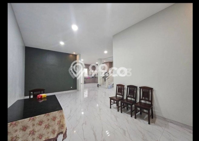 Rumah Eksklusif Siap Huni LT 200m2 di Rungkut, Surabaya Rumah Eksklusif Siap Huni LT 200m2 di Rungkut, Surabaya