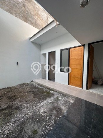 Rumah Modern 5 Kamar LT 120m2 di Semolowaru Rumah Modern 5 Kamar LT 120m2 di Semolowaru