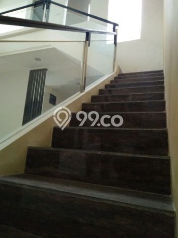 Hunian Elit LB 300m2 Siap Pakai Desain Elegan di Nginden, Surabaya Hunian Elit LB 300m2 Siap Pakai Desain Elegan di Nginden, Surabaya