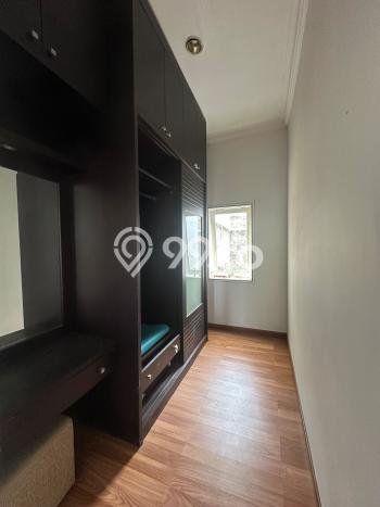 Ready to Use! Premium House LT 216m2 Desain Modern di Pakuwon City Ready to Use! Premium House LT 216m2 Desain Modern di Pakuwon City