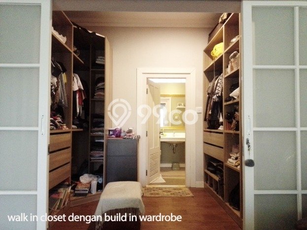 Ready to Use! Premium House LT 513m2 Desain Modern di Manyar Ready to Use! Premium House LT 513m2 Desain Modern di Manyar