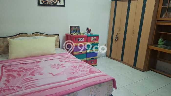 Rumah Modern 3 KT di Taman Holis Indah Bandung Semi Furnished Rumah Modern 3 KT di Taman Holis Indah Bandung Semi Furnished