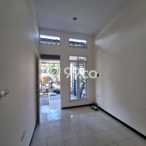 Rumah sewa siap pakai 2 KT di Taman Kopo Indah, Bandung Rumah sewa siap pakai 2 KT di Taman Kopo Indah, Bandung