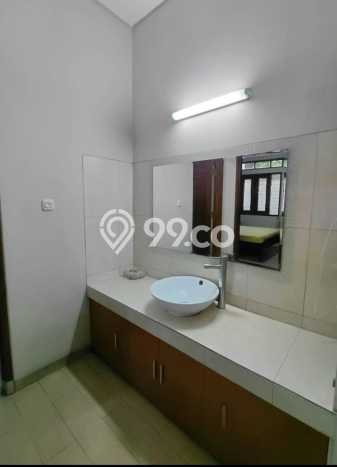 Jual Murah Rumah dengan Luas Tanah 180m2m² dan Luas Bangunan 200m2m² di Area Setra Duta, Bandung Jual Murah Rumah dengan Luas Tanah 180m2m² dan Luas Bangunan 200m2m² di Area Setra Duta, Bandung