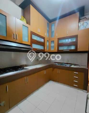 Jual Murah Rumah dengan Luas Tanah 180m2m² dan Luas Bangunan 200m2m² di Area Setra Duta, Bandung Jual Murah Rumah dengan Luas Tanah 180m2m² dan Luas Bangunan 200m2m² di Area Setra Duta, Bandung