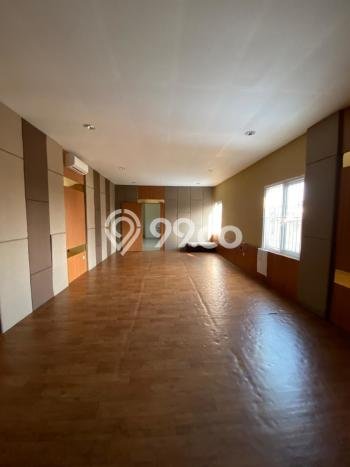 Ruko di Surya Sumantri, Luas 185m2m², Area Komersial, For Rent Ruko di Surya Sumantri, Luas 185m2m², Area Komersial, For Rent