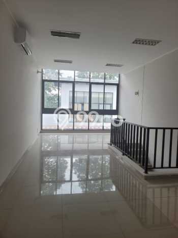 Ruko untuk Disewa di Pusat Tangerang Selatan Luas Bangunan 70m2 Ruko untuk Disewa di Pusat Tangerang Selatan Luas Bangunan 70m2