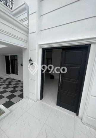 Hunian Elit LB 250m2 Siap Pakai Desain Elegan di Bintaro, Tangerang Selatan Hunian Elit LB 250m2 Siap Pakai Desain Elegan di Bintaro, Tangerang Selatan