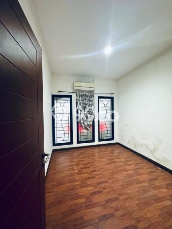 For Sale Hunian Rumah Terawat 3 KT di Bintaro, Tangerang Selatan For Sale Hunian Rumah Terawat 3 KT di Bintaro, Tangerang Selatan