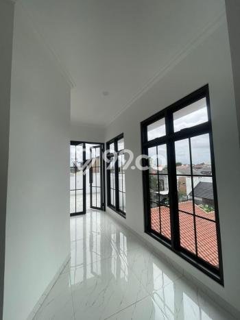 Hunian Elit LB 250m2 Siap Pakai Desain Elegan di Bintaro, Tangerang Selatan Hunian Elit LB 250m2 Siap Pakai Desain Elegan di Bintaro, Tangerang Selatan