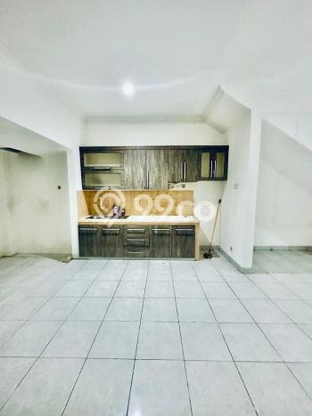 For Sale Hunian Rumah Terawat 3 KT di Bintaro, Tangerang Selatan For Sale Hunian Rumah Terawat 3 KT di Bintaro, Tangerang Selatan
