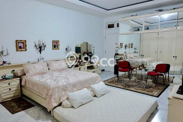 Hunian Mewah LB 398m2 Siap Pakai Desain Elegan di Pondok Indah, Jakarta Selatan Hunian Mewah LB 398m2 Siap Pakai Desain Elegan di Pondok Indah, Jakarta Selatan
