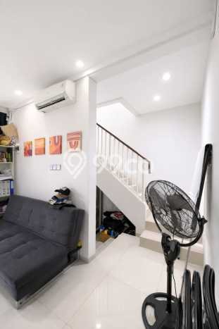 Rumah Elit Modern Tanpa Renovasi di Bintaro Tangerang Selatan Rumah Elit Modern Tanpa Renovasi di Bintaro Tangerang Selatan