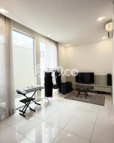 Ready to Use! Luxury House LT 120m2 Desain Modern di Bintaro Ready to Use! Luxury House LT 120m2 Desain Modern di Bintaro