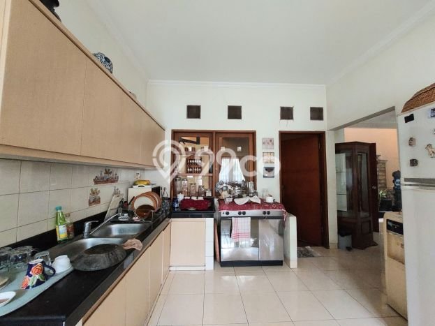 Rumah Nyaman 4 KT LT 156m² di Bintaro, Tangerang Selatan Rumah Nyaman 4 KT LT 156m² di Bintaro, Tangerang Selatan