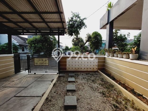 Rumah 2 KT 1 KM LT 72m², LB 65m² di Graha Raya, Tangerang Rumah 2 KT 1 KM LT 72m², LB 65m² di Graha Raya, Tangerang