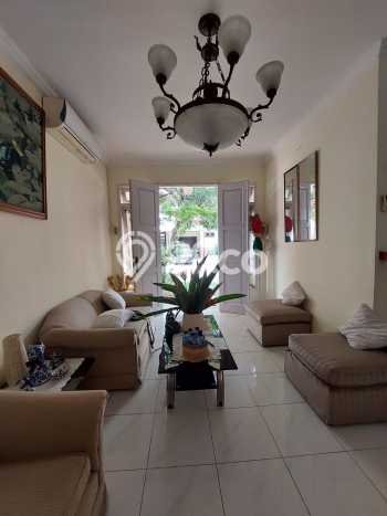 Rumah Luas Tanah 180m² di Bintaro, Tangerang Selatan - Lokasi Strategis Rumah Luas Tanah 180m² di Bintaro, Tangerang Selatan - Lokasi Strategis