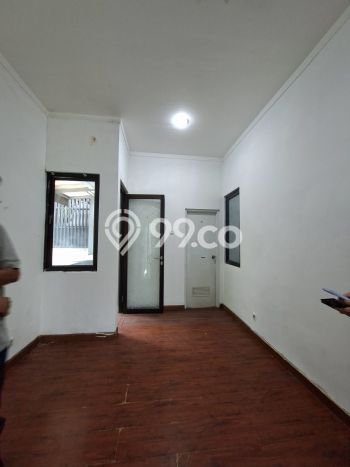 Rumah Modern Cantik 3 KT Bisa Langsung Pindah di Ciputat Rumah Modern Cantik 3 KT Bisa Langsung Pindah di Ciputat