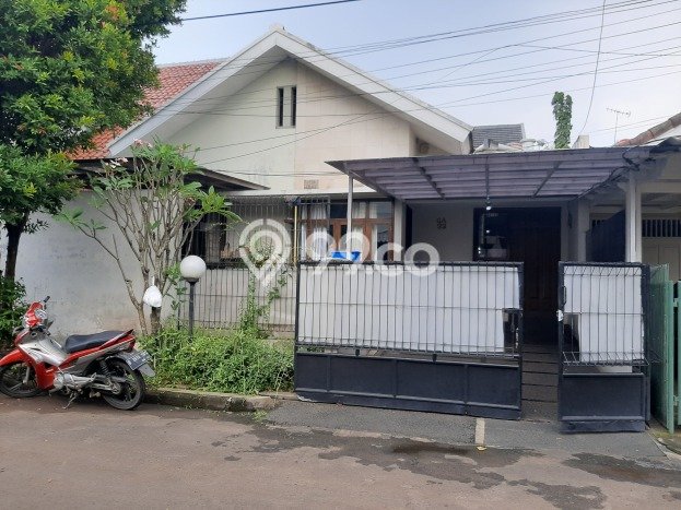 Rumah Modern 3 KT di Bintaro Tangerang Selatan Semi Furnished Rumah Modern 3 KT di Bintaro Tangerang Selatan Semi Furnished