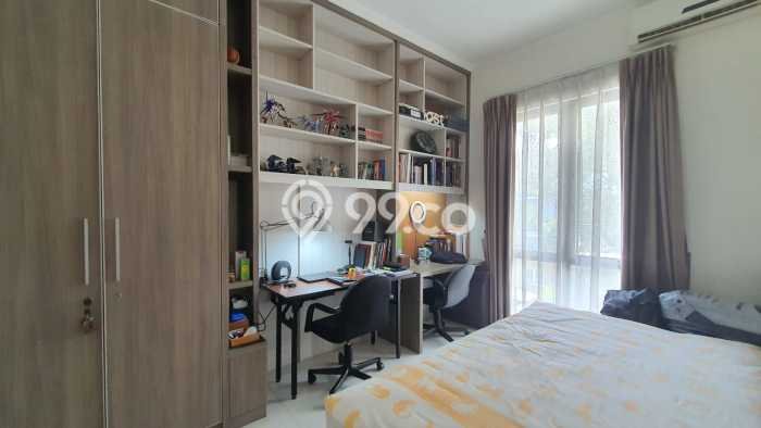 Ready to Use! Luxury House LT 135m2 Desain Elegan di Bintaro Ready to Use! Luxury House LT 135m2 Desain Elegan di Bintaro