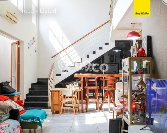 Rumah Elit Modern Tanpa Renovasi di Kalibata Jakarta Selatan Rumah Elit Modern Tanpa Renovasi di Kalibata Jakarta Selatan