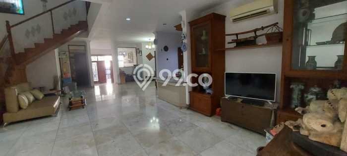 Dijual Rumah Luas Megah Dengan View Cantik di Pondok Indah, Jakarta Selatan Dijual Rumah Luas Megah Dengan View Cantik di Pondok Indah, Jakarta Selatan