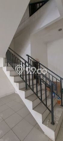 Ruko untuk Disewa di Pusat Tangerang Selatan Luas Bangunan 60m2 Ruko untuk Disewa di Pusat Tangerang Selatan Luas Bangunan 60m2