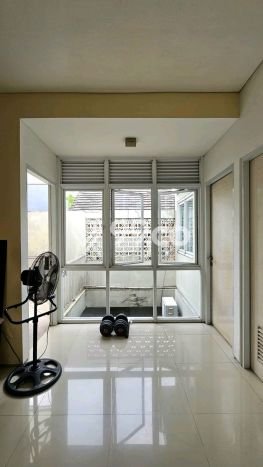 Rumah Modern 5 KT di Bintaro Tangerang Selatan Unfurnished Rumah Modern 5 KT di Bintaro Tangerang Selatan Unfurnished